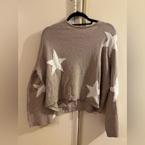 Neutral tan star sweater worn once super cute bell sleeves